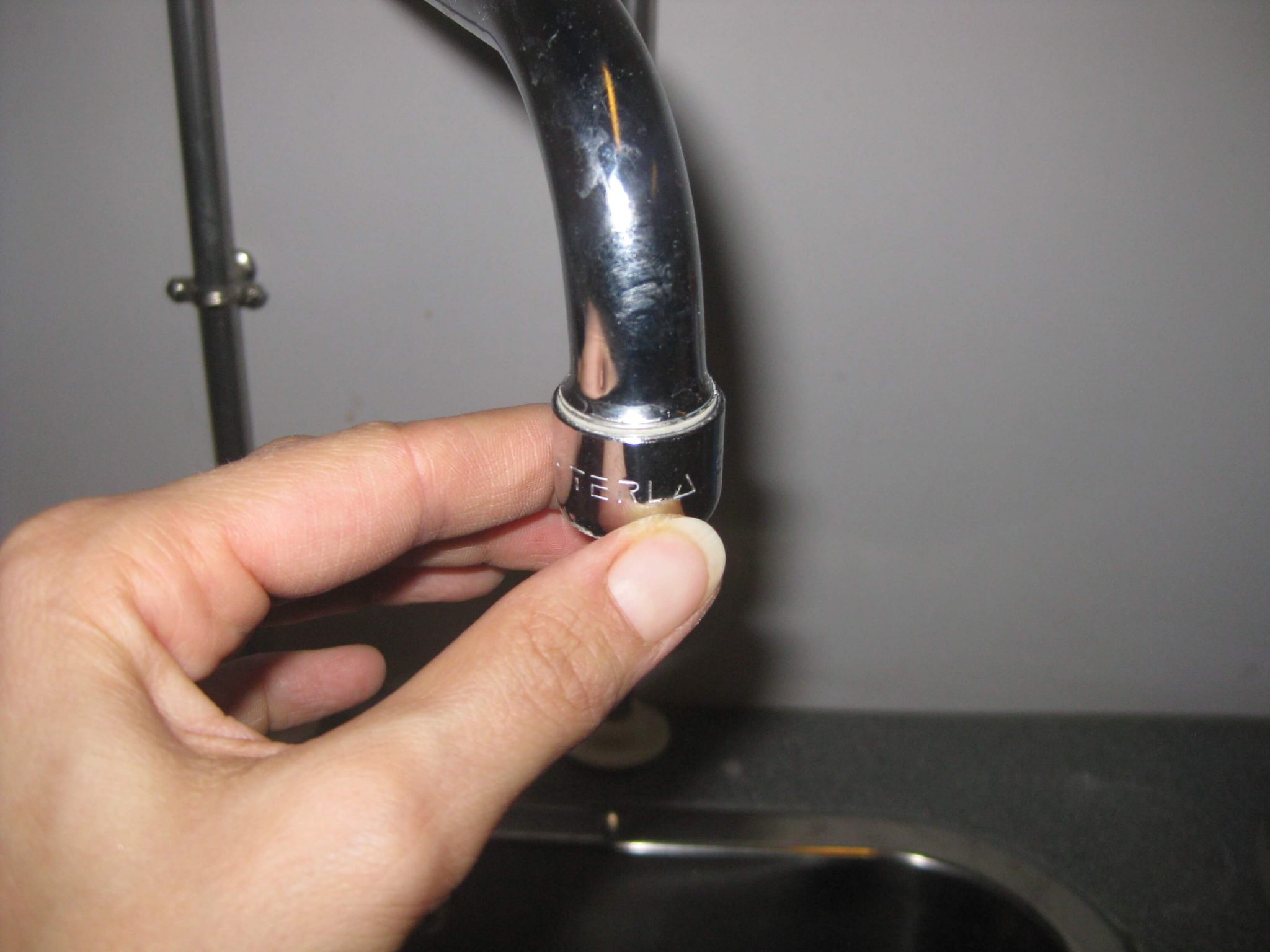 How to descale a showerhead & faucet Guide