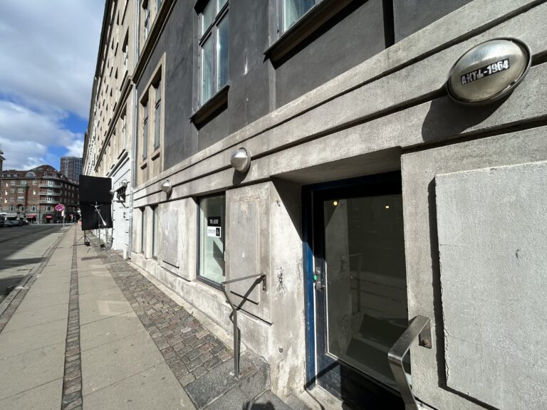 Facade 1